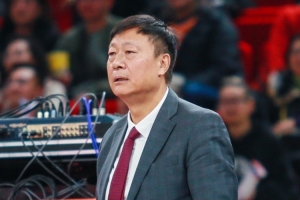 李秋平：希望上海男篮建立王朝 球队有这个实力也有这个希望配图