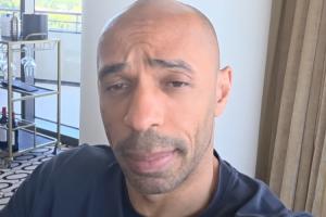 批评姆巴佩不和坎特握手？亨利本人辟谣：我没说，别信网上的东西配图