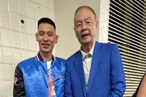 林书豪晒照：很荣幸可以回来纽约尼克斯！Let's go Knicks！配图