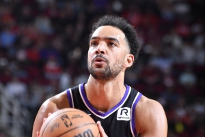 在西甲场均12.5分&三分命中率42% 西媒：特雷·莱尔斯想重返NBA配图