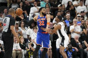 唐斯去哪了？G3球权险创季后赛新低 尼克斯形势大好不该自断一臂配图
