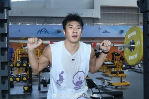 北控男篮结束休假集结归队 目前以恢复体能的力量训练为主配图