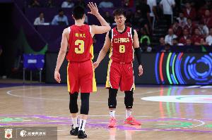 中国男篮公布集训名单 周琦&赵睿&张镇麟&胡明轩&徐杰等落选配图