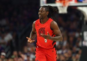 真挚的祝福！NBA官方为朱·霍勒迪送上36岁生日祝福🎂配图