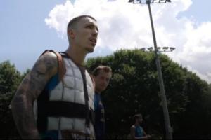 每体：西班牙训练用一级方程式赛车同款降温系统 降低球员闷热感配图