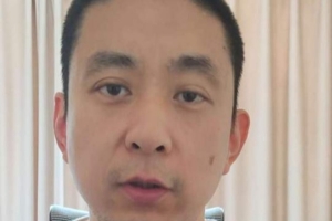 解说：NBA的管理层有时还不如咱们 福克斯的合同马刺算是砸手里了配图