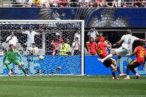 比利时在世界杯首战半场处于落后，自1990年以来第二次发生配图
