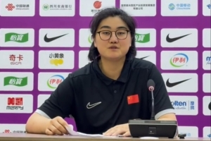 中国U17女篮主帅：队员们贯彻教练意图顽强追分 备战目标更清晰配图