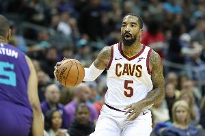 JR：在我长达16年的职业生涯里 大概有七成时间都深陷抑郁情绪配图