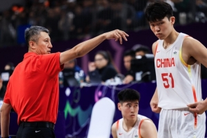 杨瀚森：尽力去打球 为国争光 帮助中国男篮进奥运会是我的目标配图