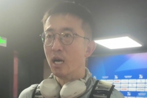 姜至鹏：阿代米受伤后教练把我顶到前卫位置 我很好地完成了任务配图