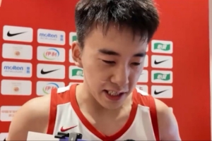 王俊杰：长沙热身赛后状态比较低迷 半夜找郭导聊过后恢复了状态配图