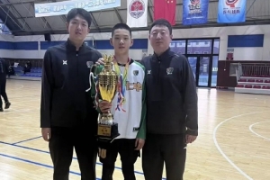 球风稳健的后卫！媒体人：辽宁男篮青训队签下未满14岁的柳清瀚配图