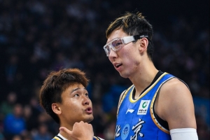 媒体人：李楠是北京最合适的选择 赵睿已归队 周琦在美进行康复配图