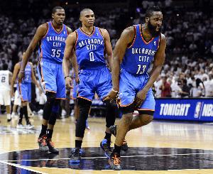 KD：三少时期雷霆崛起太快管理层没跟上节奏 想保持竞争力得砸钱配图